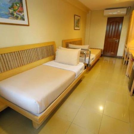 Trace Suites By Sms Hospitality Los Banos  Esterno foto