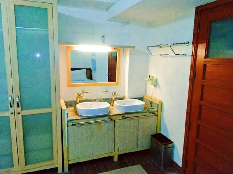 Trace Suites By Sms Hospitality Los Banos  Esterno foto