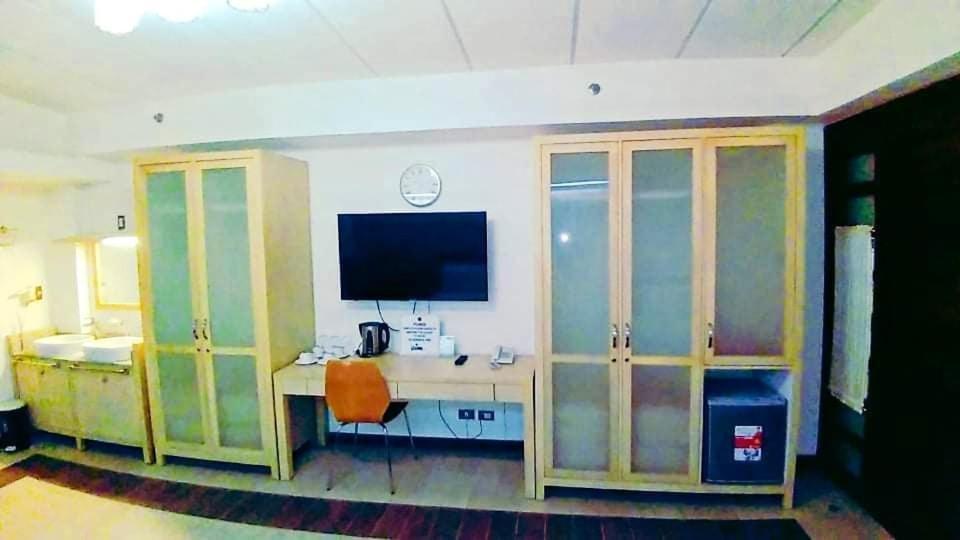 Trace Suites By Sms Hospitality Los Banos  Esterno foto