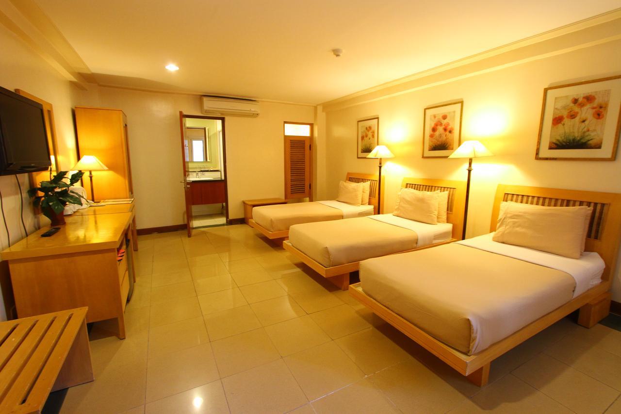 Trace Suites By Sms Hospitality Los Banos  Esterno foto