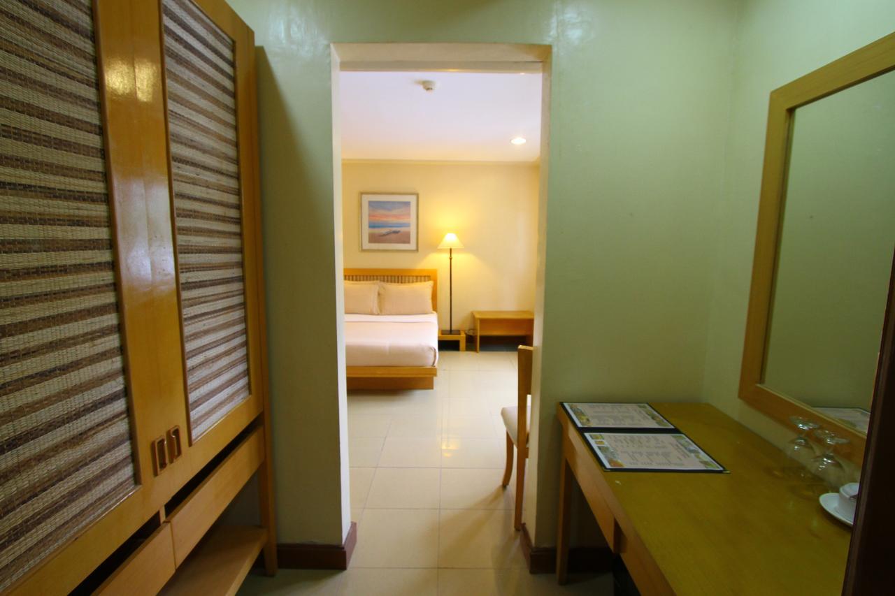 Trace Suites By Sms Hospitality Los Banos  Esterno foto
