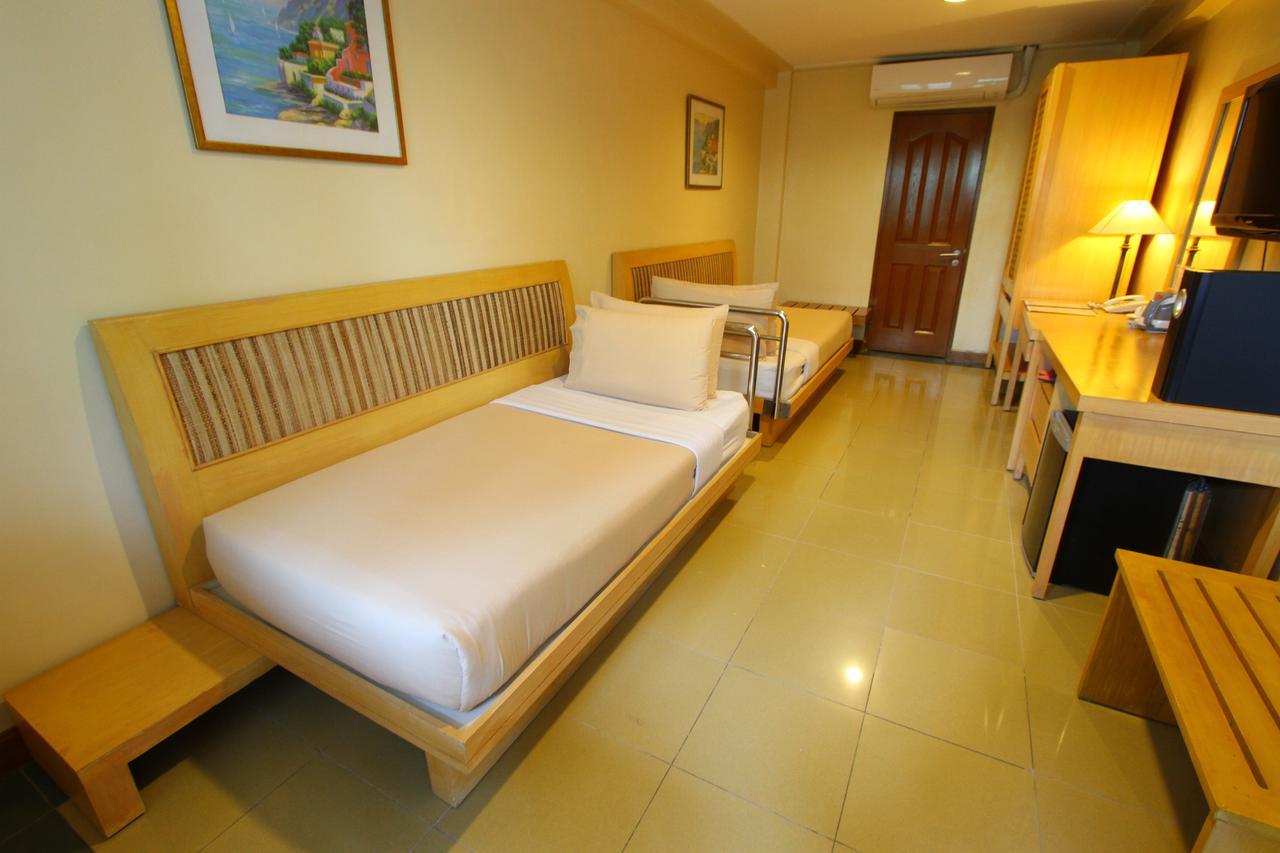 Trace Suites By Sms Hospitality Los Banos  Esterno foto