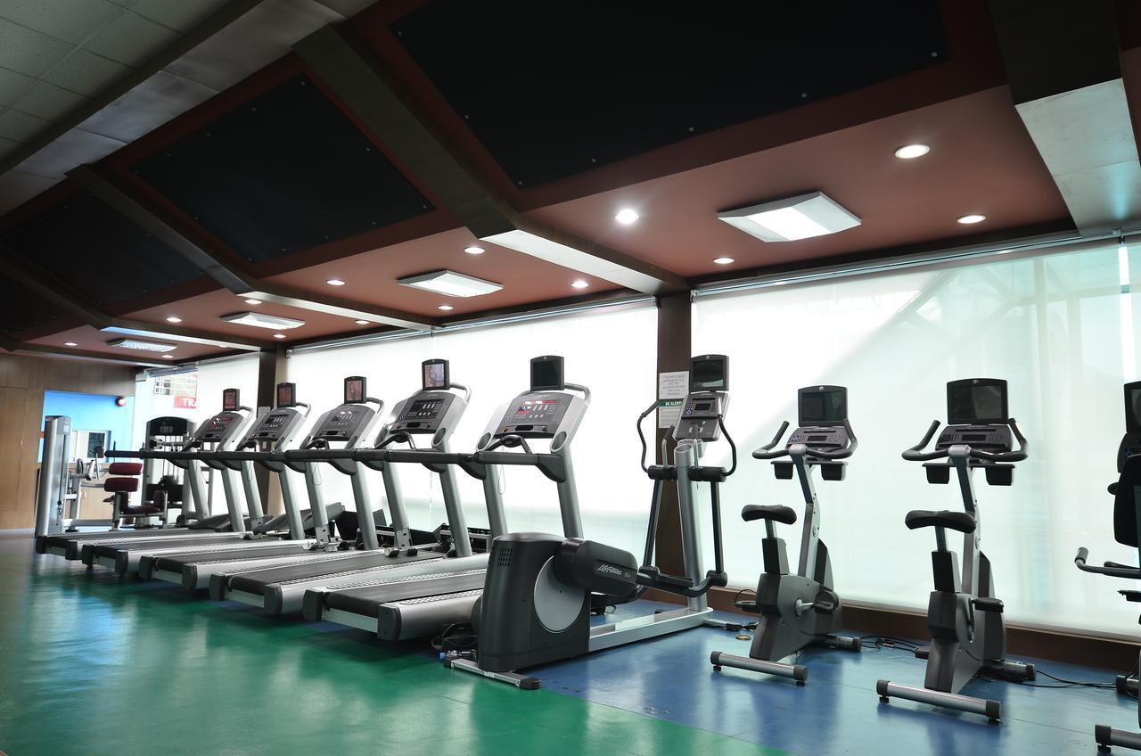 Trace Suites By Sms Hospitality Los Banos  Esterno foto